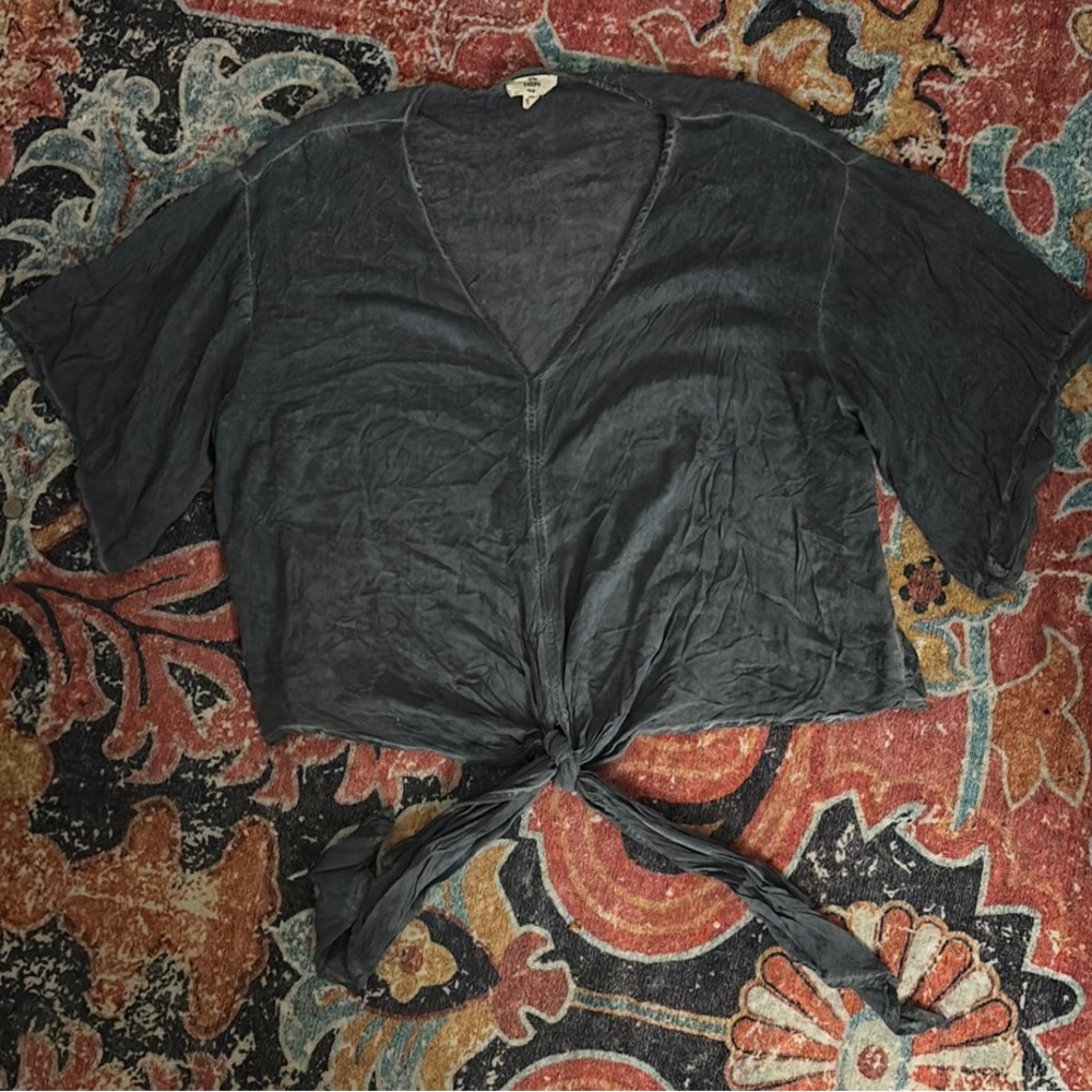 Entro Tie Knot Front Cropped Top